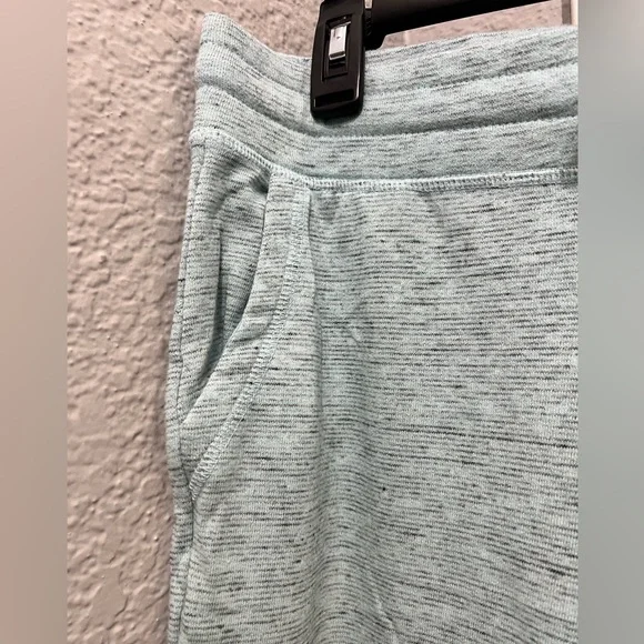 Beautiful Champion joggers - Picture 3 of 11